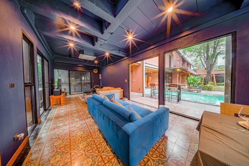 House with Private Pool in Sukhumvit 