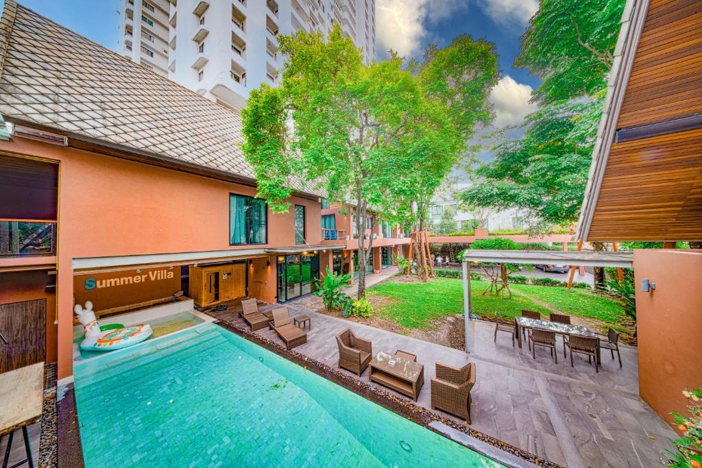 House with Private Pool in Sukhumvit 