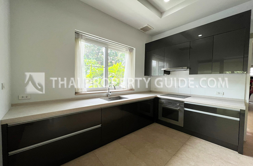 House with Private Pool in Sukhumvit 