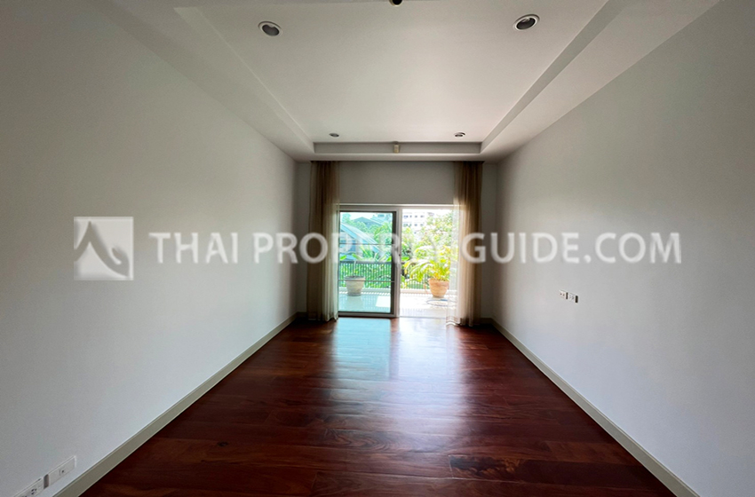 House with Private Pool in Sukhumvit 