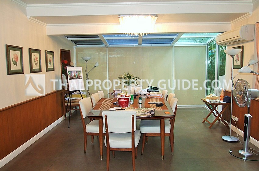 House with Private Pool in Sukhumvit 