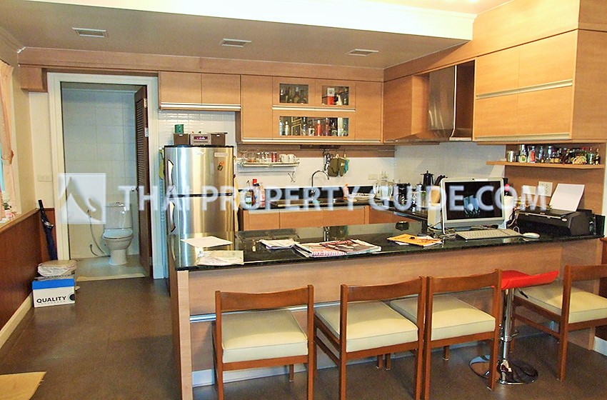 House with Private Pool in Sukhumvit 