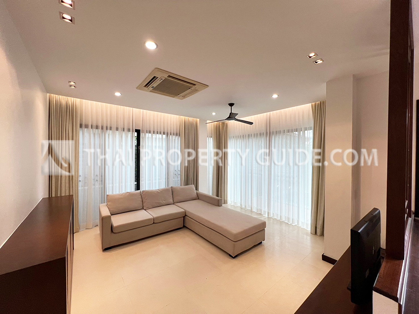 House with Private Pool in Sukhumvit 