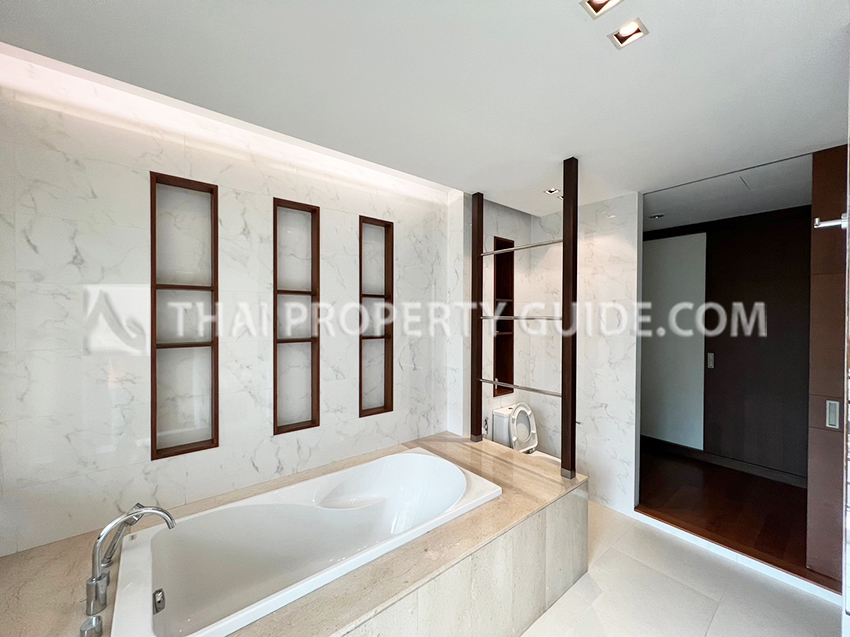 House with Private Pool in Sukhumvit 