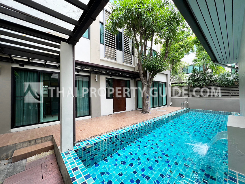 House with Private Pool in Sukhumvit 