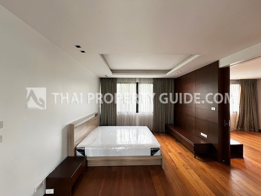 House with Private Pool in Sukhumvit 