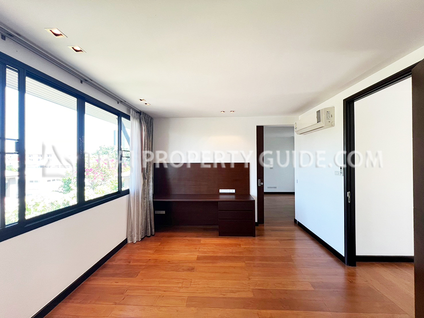 House with Private Pool in Sukhumvit 