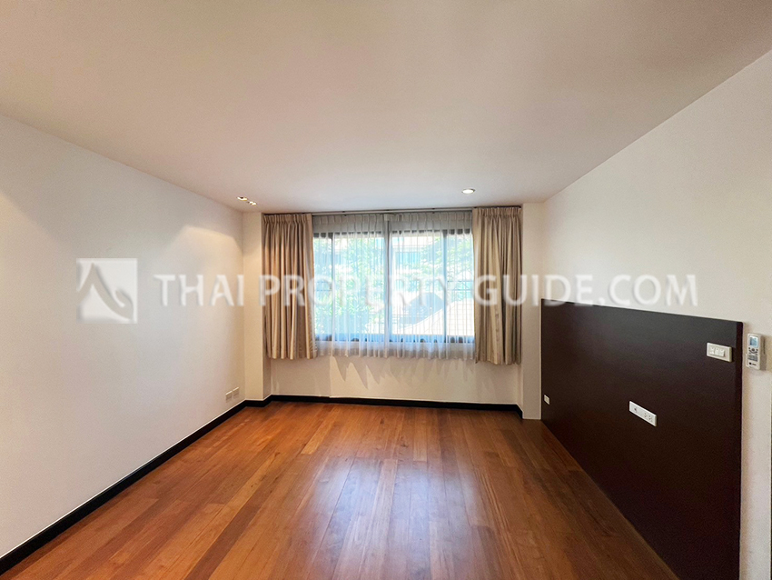 House with Private Pool in Sukhumvit 