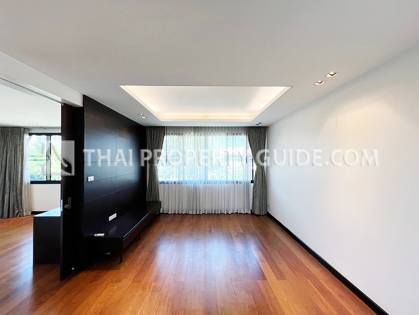 House with Private Pool in Sukhumvit 