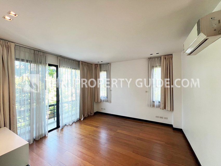 House with Private Pool in Sukhumvit 