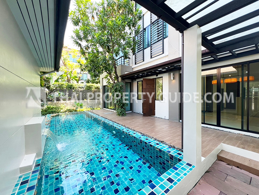 House with Private Pool in Sukhumvit 