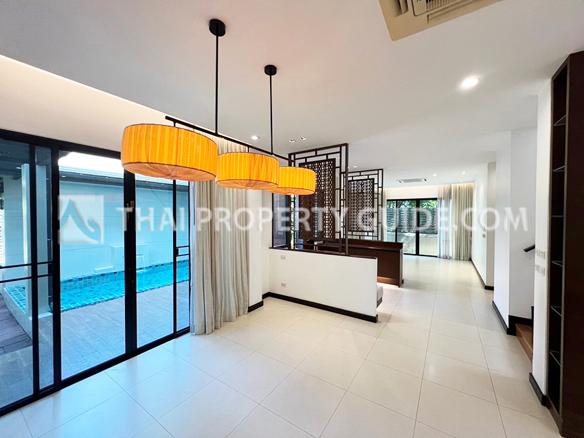 House with Private Pool in Sukhumvit 