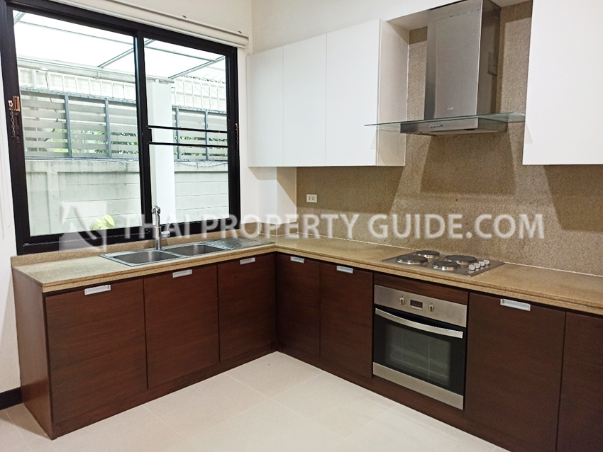 House with Private Pool in Sukhumvit 