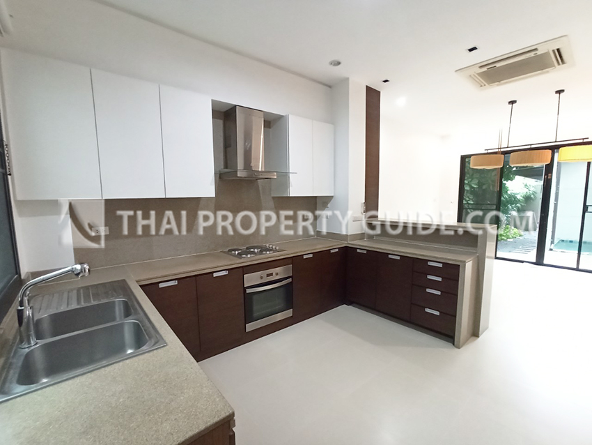 House with Private Pool in Sukhumvit 