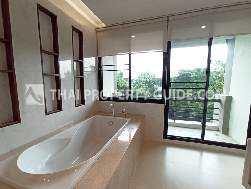 House with Private Pool in Sukhumvit 