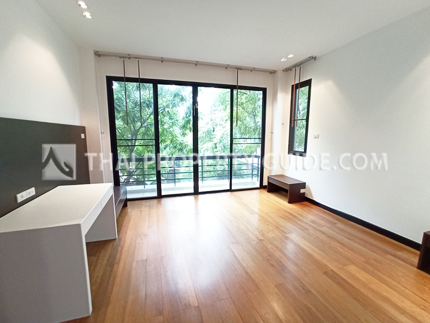 House with Private Pool in Sukhumvit 