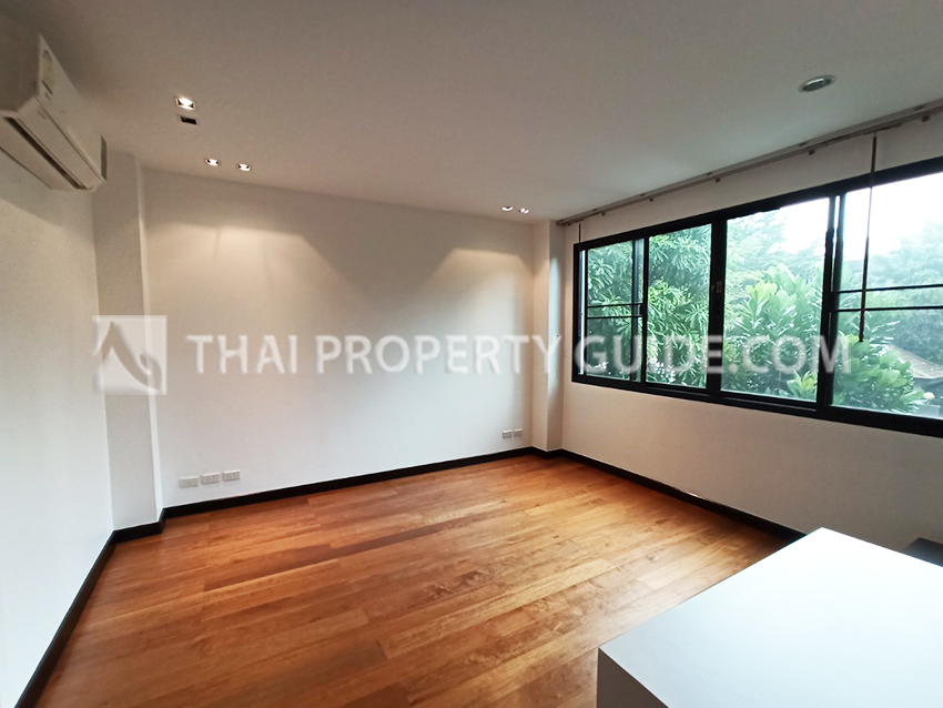 House with Private Pool in Sukhumvit 