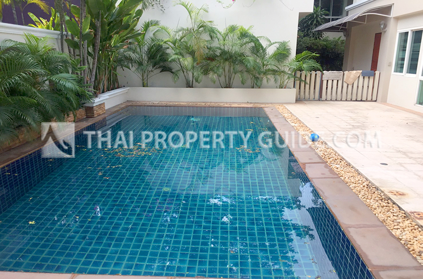 House with Private Pool in Sukhumvit 