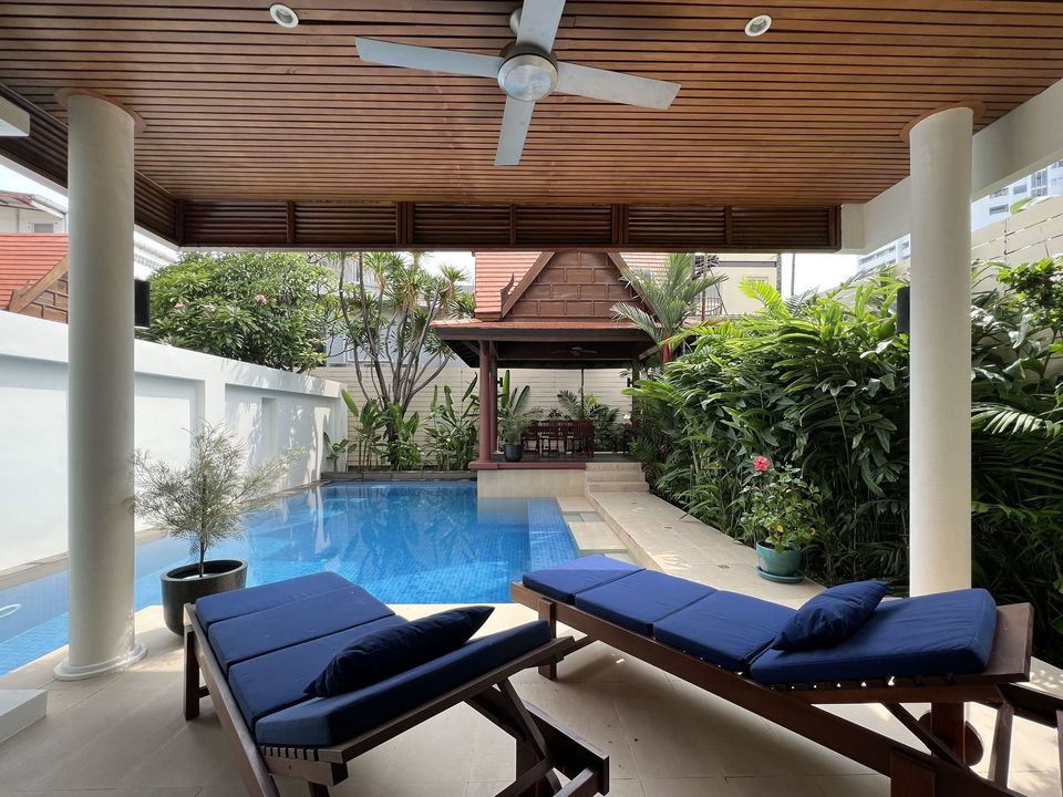 House with Private Pool for rent in Sukhumvit