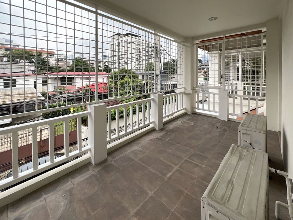 House with Private Pool in Sukhumvit 