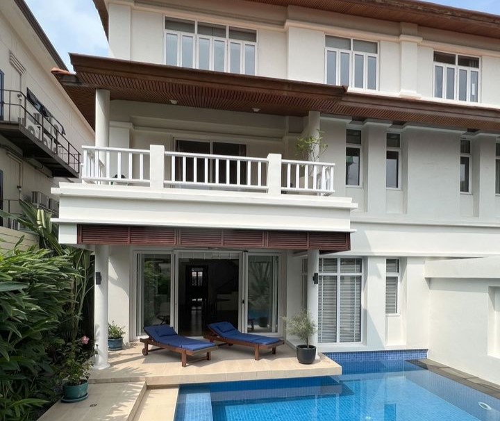 House with Private Pool in Sukhumvit 