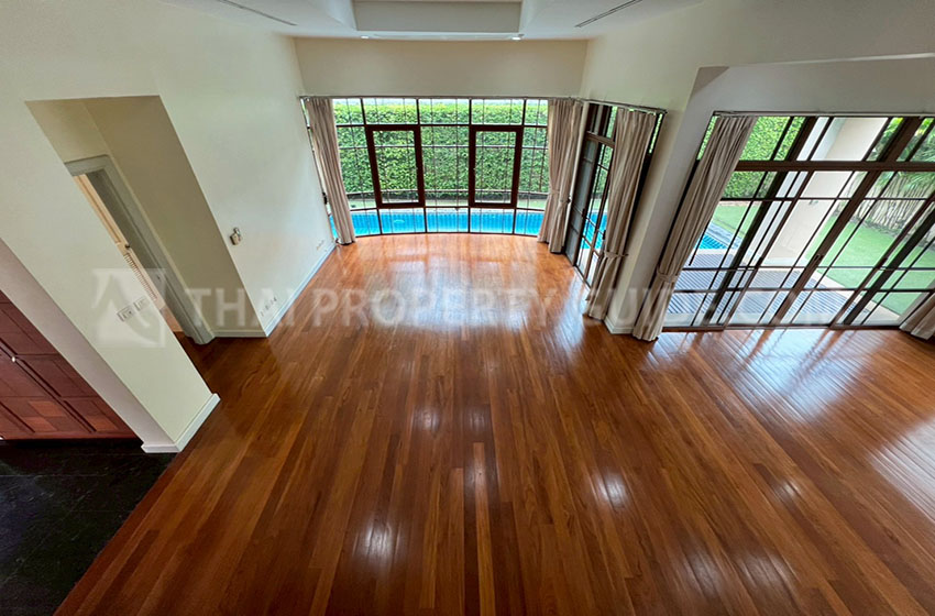 House with Private Pool in Sukhumvit 