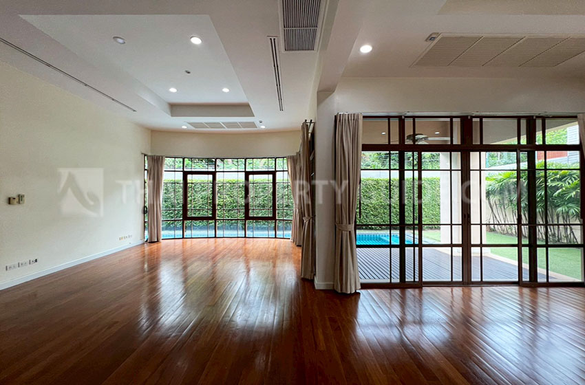 House with Private Pool in Sukhumvit 