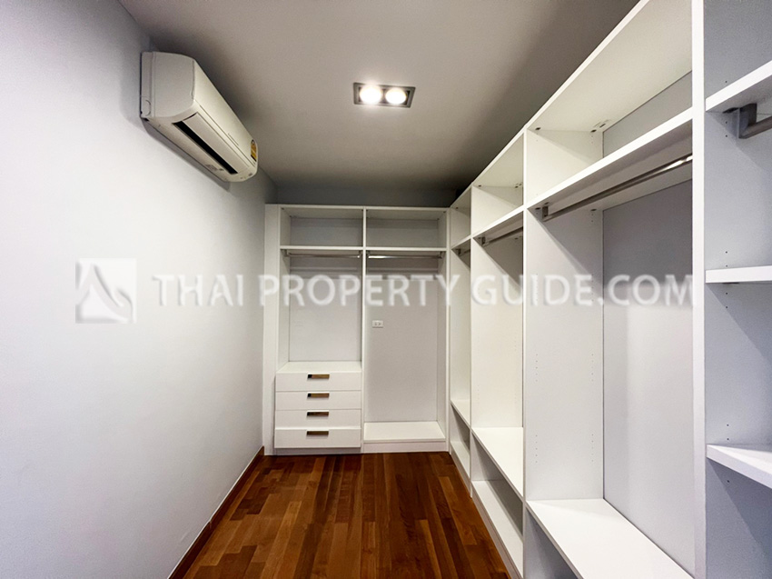 House with Private Pool in Sukhumvit 