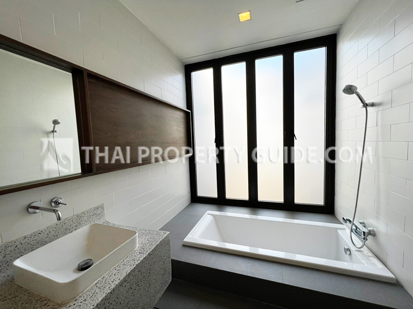 House with Private Pool in Sukhumvit 