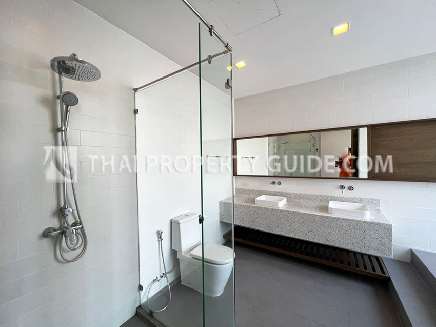 House with Private Pool in Sukhumvit 