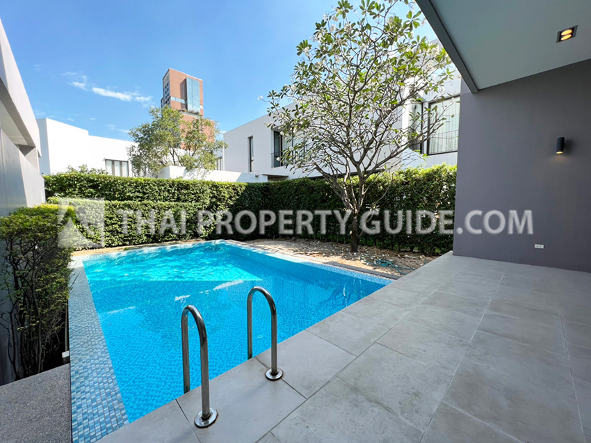 House with Private Pool in Sukhumvit 