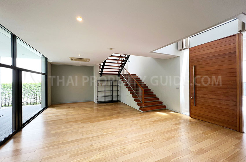 House with Private Pool in Sukhumvit 