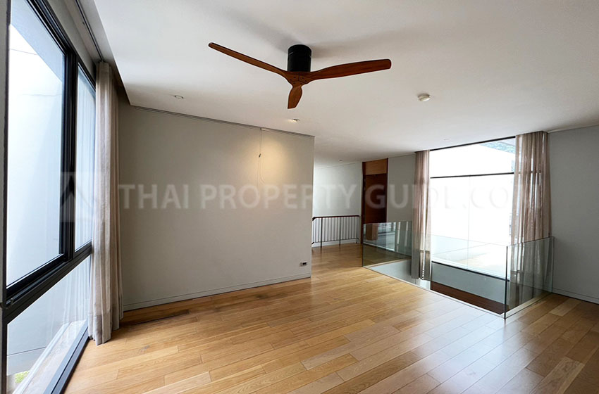 House with Private Pool in Sukhumvit 