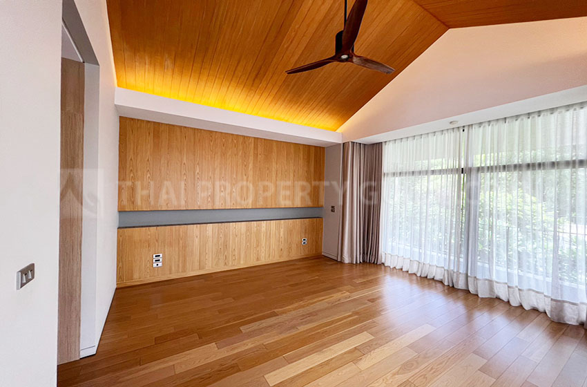 House with Private Pool in Sukhumvit 