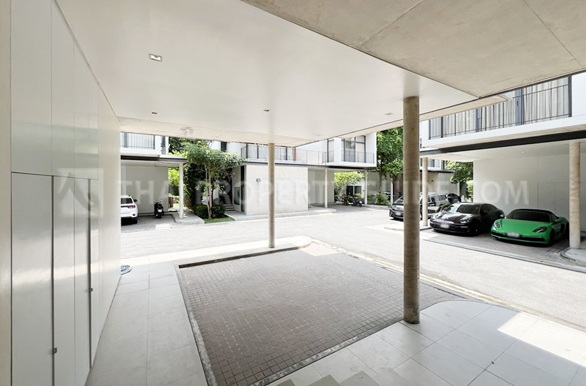 House with Private Pool in Sukhumvit 