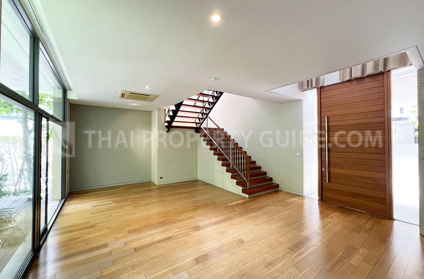 House with Private Pool in Sukhumvit 