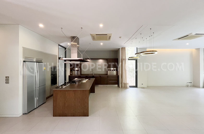 House with Private Pool in Sukhumvit 