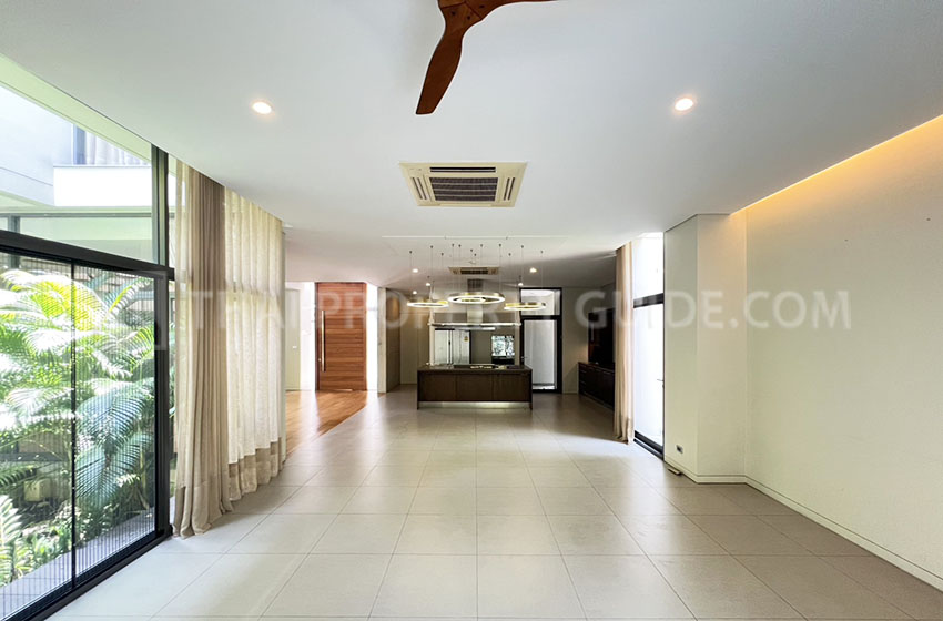 House with Private Pool in Sukhumvit 