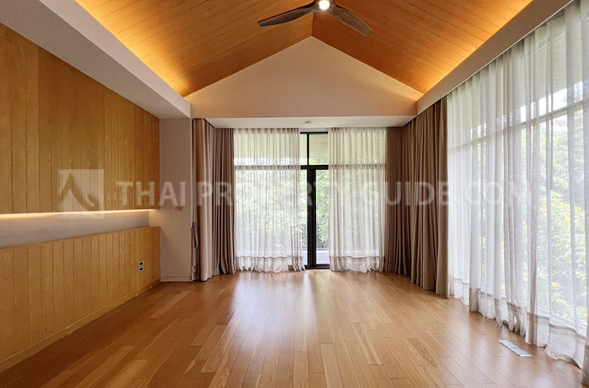 House with Private Pool in Sukhumvit 