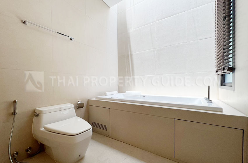 House with Private Pool in Sukhumvit 