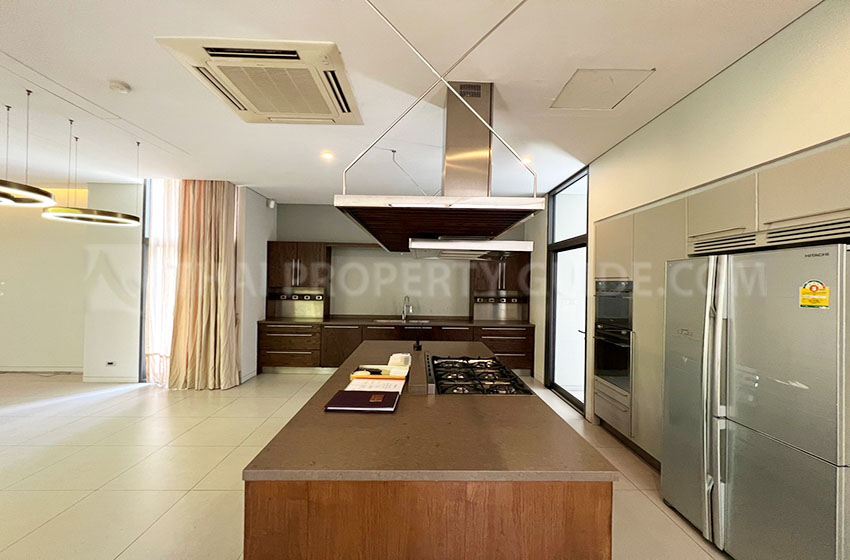 House with Private Pool in Sukhumvit 