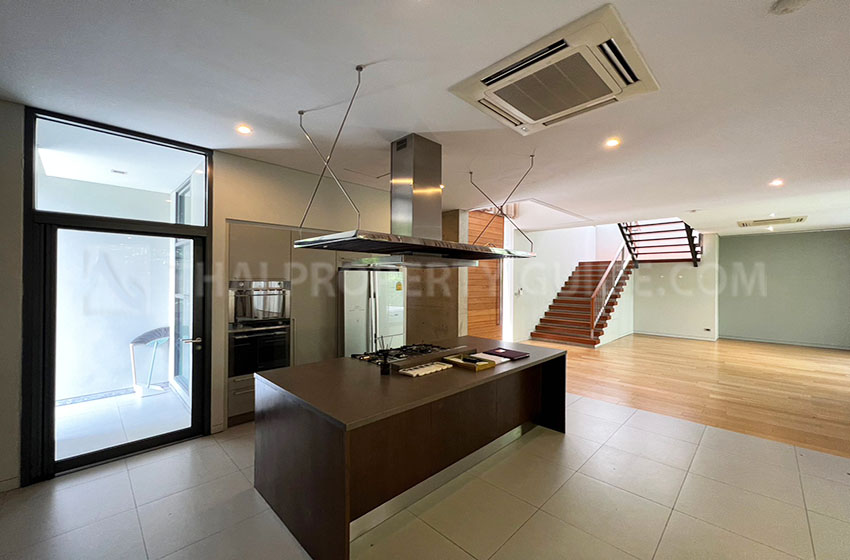 House with Private Pool in Sukhumvit 