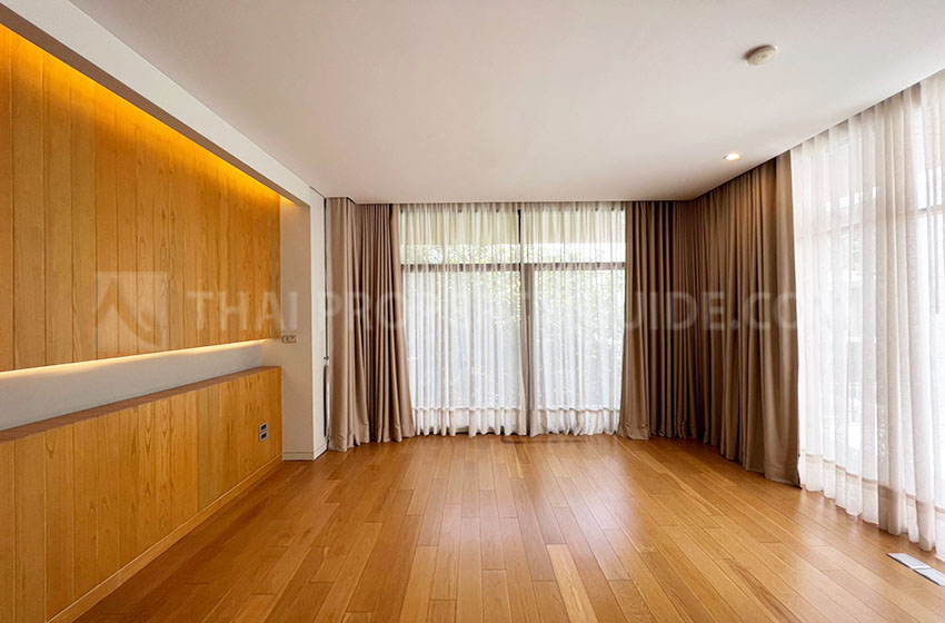 House with Private Pool in Sukhumvit 