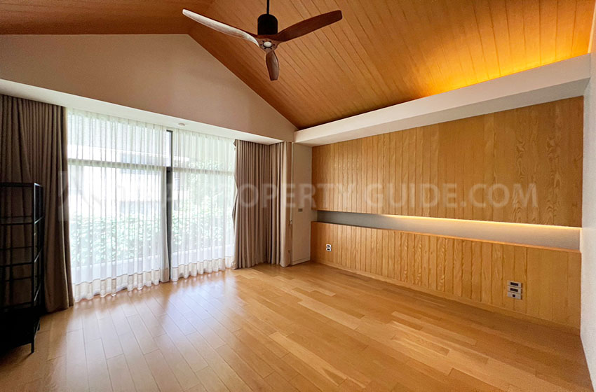 House with Private Pool in Sukhumvit 