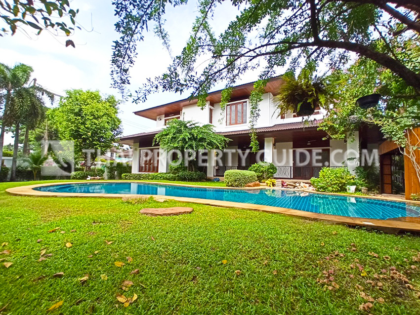 House with Private Pool in Sukhumvit : Panya Village On-Nut 