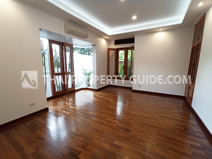 House with Private Pool in Sukhumvit : Panya Village On-Nut 