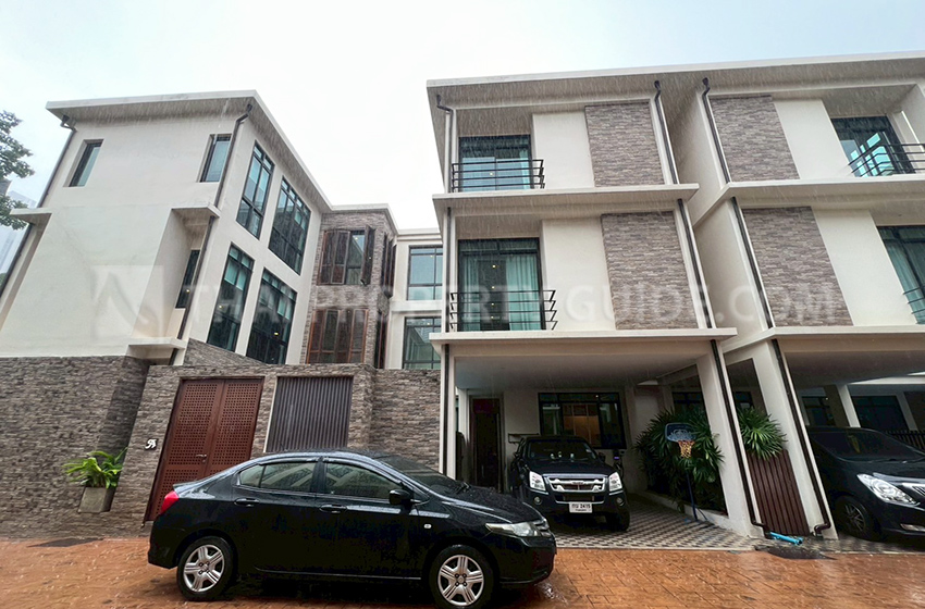 House with Private Pool in Sukhumvit