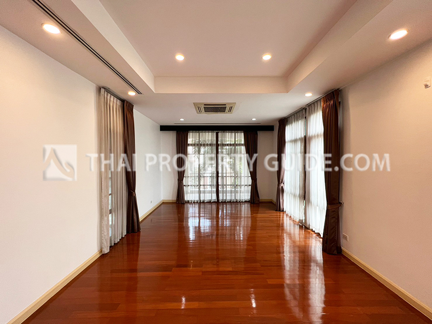 House with Private Pool in Sukhumvit 