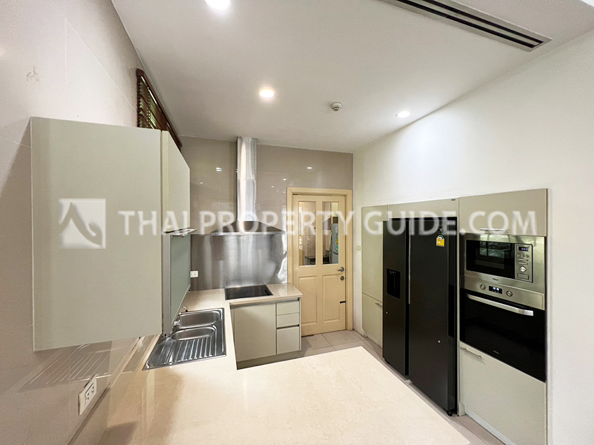 House with Private Pool in Sukhumvit 