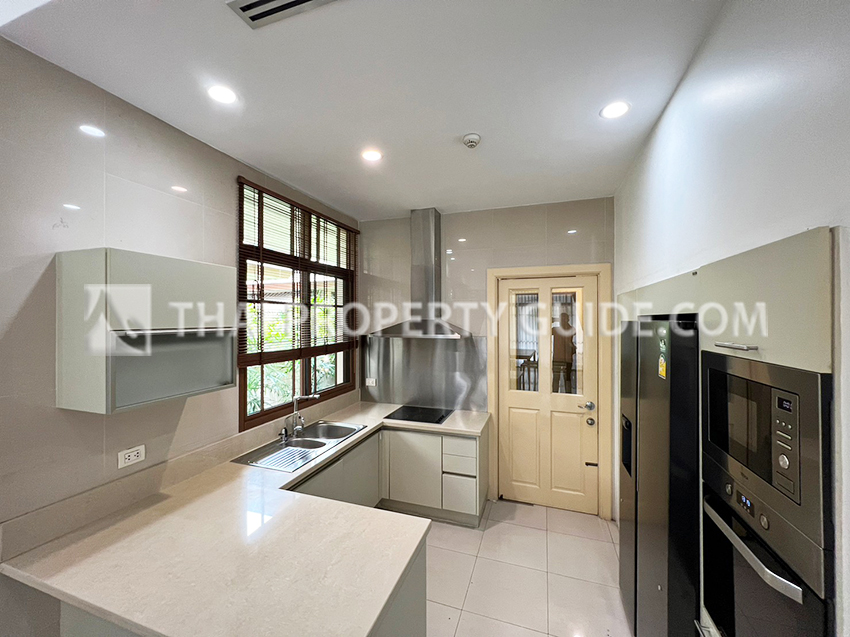 House with Private Pool in Sukhumvit 